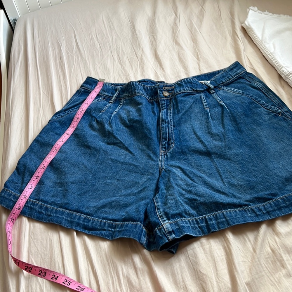a.n.a short size US 16